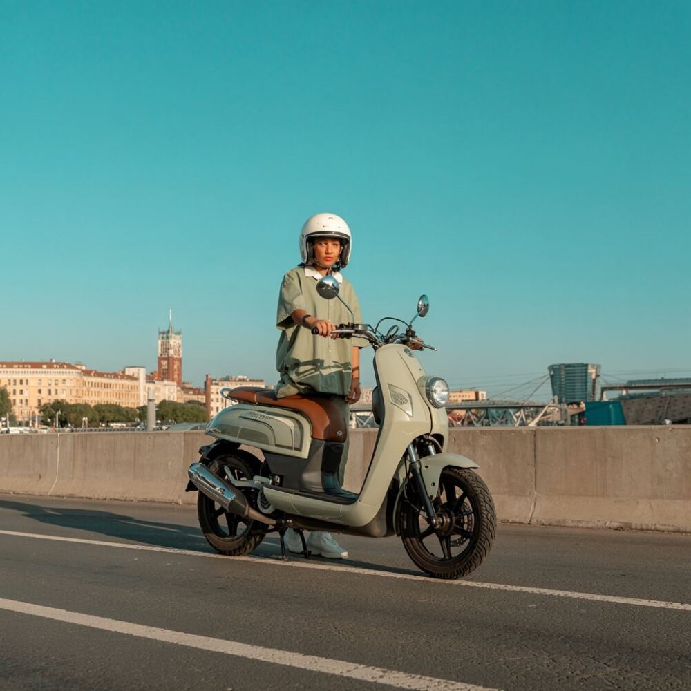Młodzież posiadająca kartę motorowerową